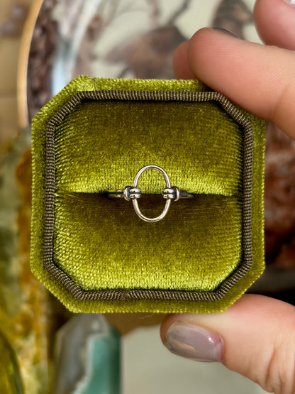 Continuum Ring
