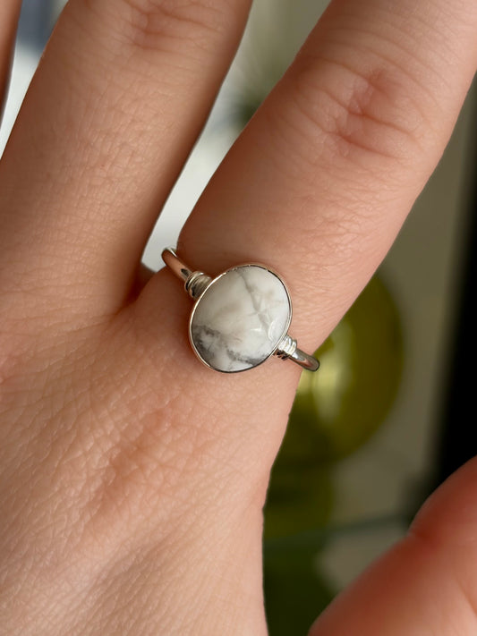 Howlite Ring - Size 8