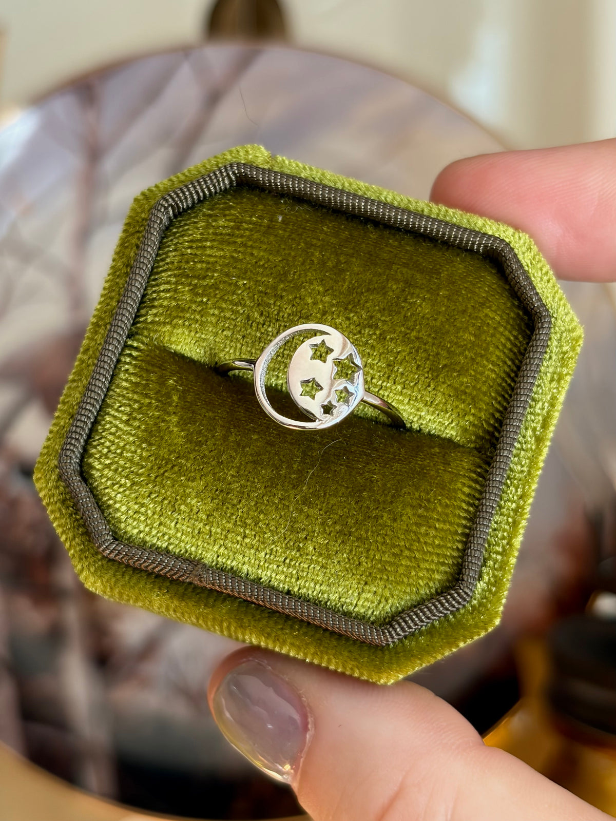 Luster Ring