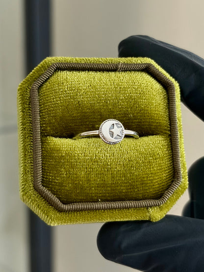 Eira Ring