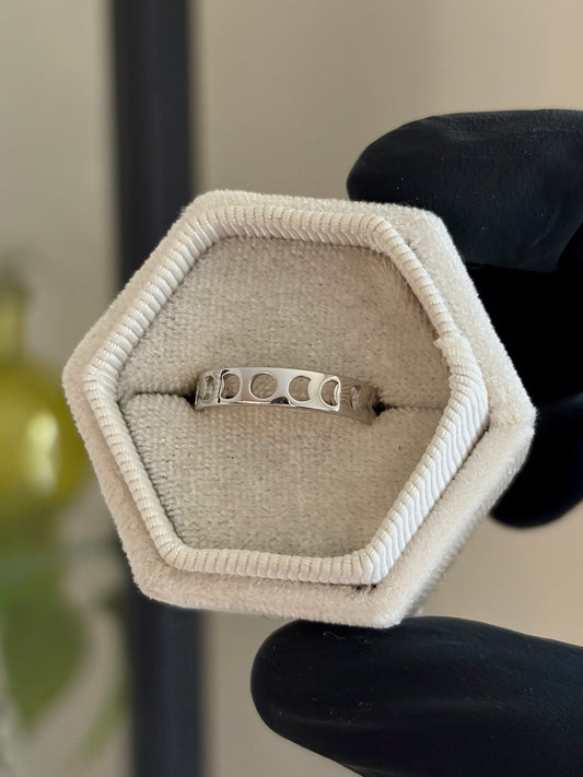 Hollow Moonlight Ring