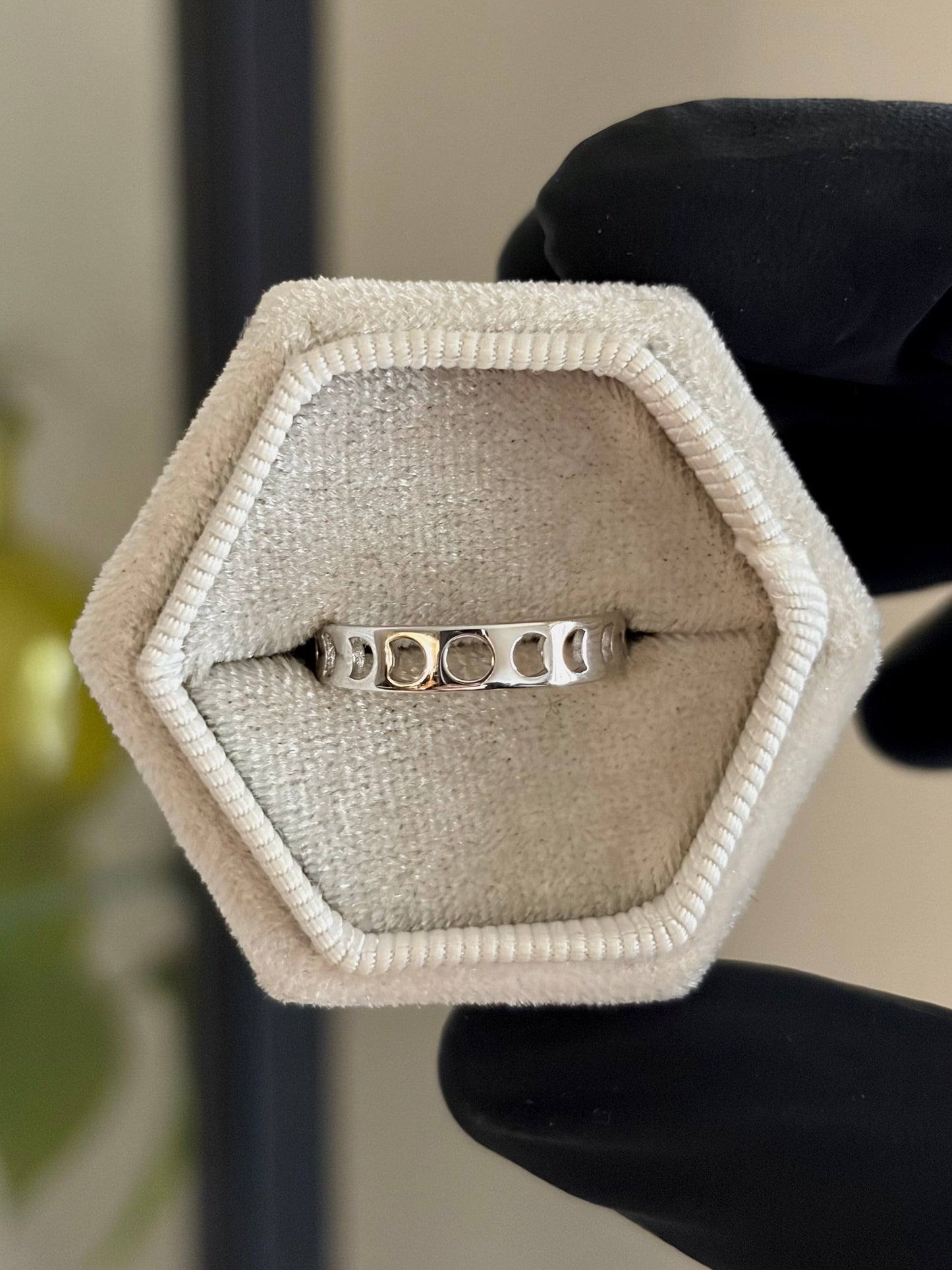 Hollow Moonlight Ring