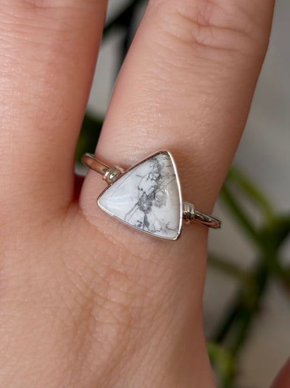 Howlite Ring - Size 10