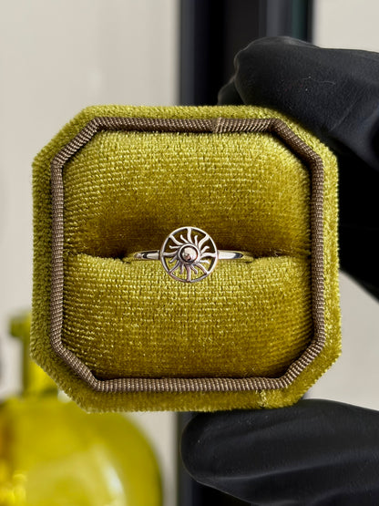 Sunroot Ring