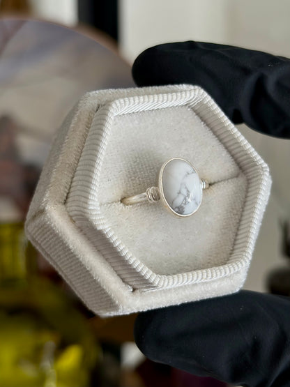 Howlite Ring - Size 6