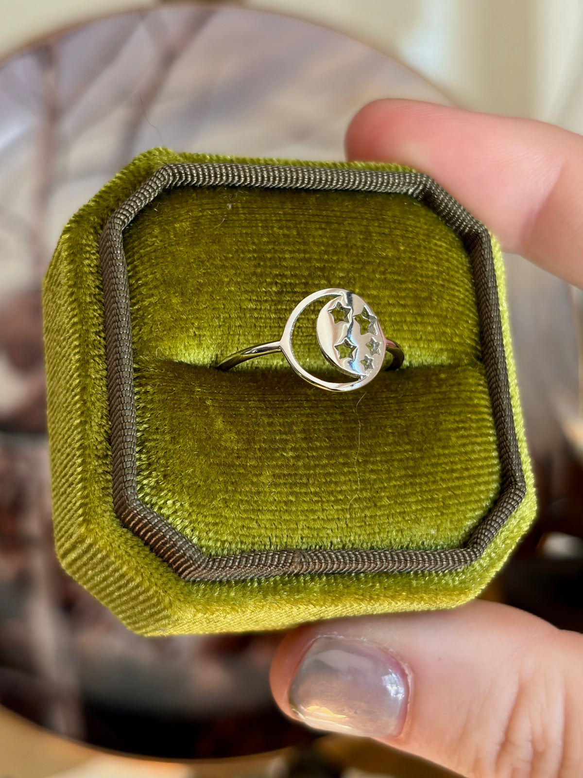 Luster Ring