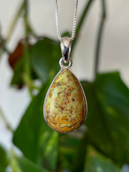 Lemon Chrysoprase Necklace