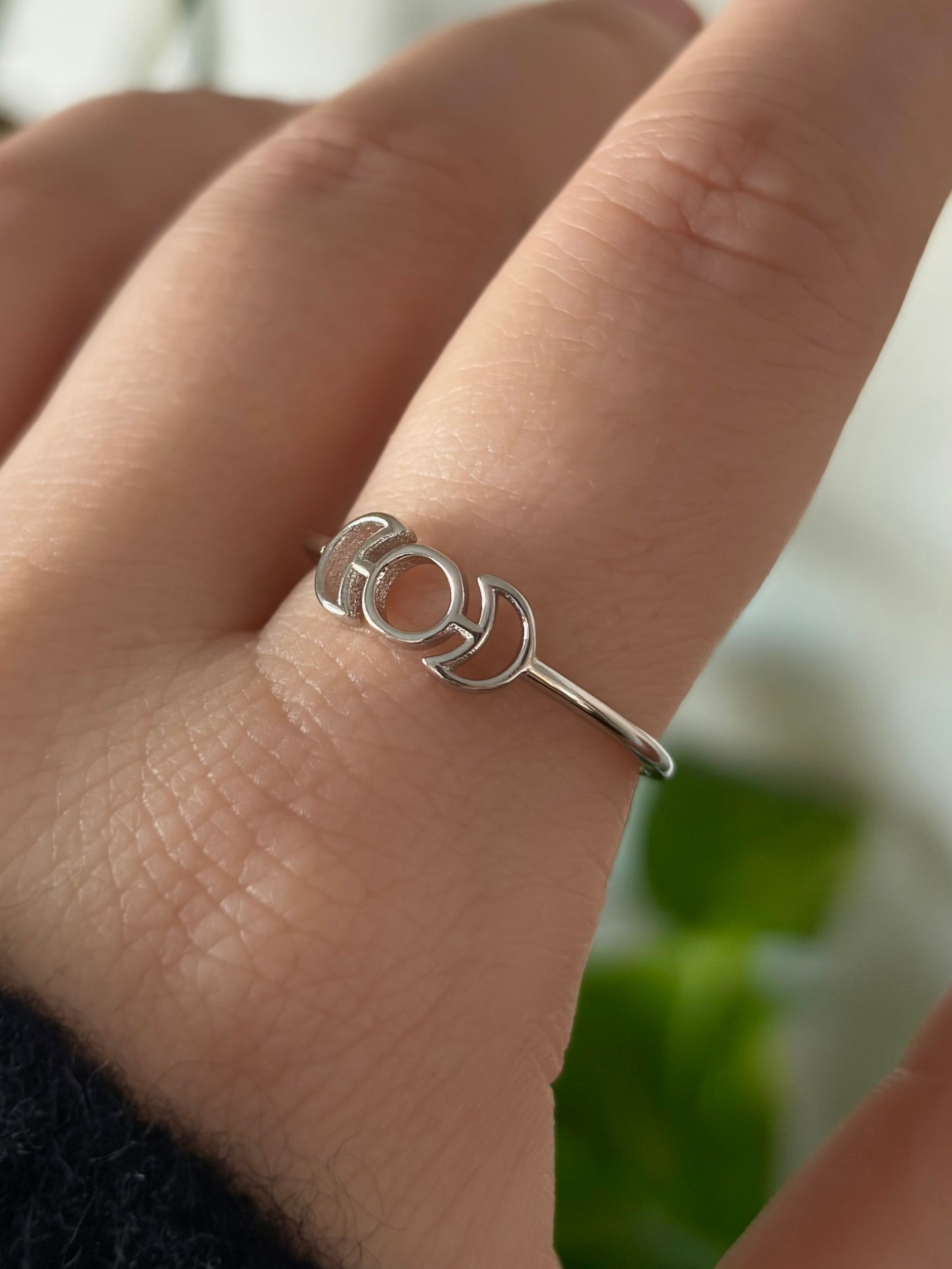 Hollow Goddess Ring