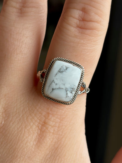 Howlite Ring - Size 10