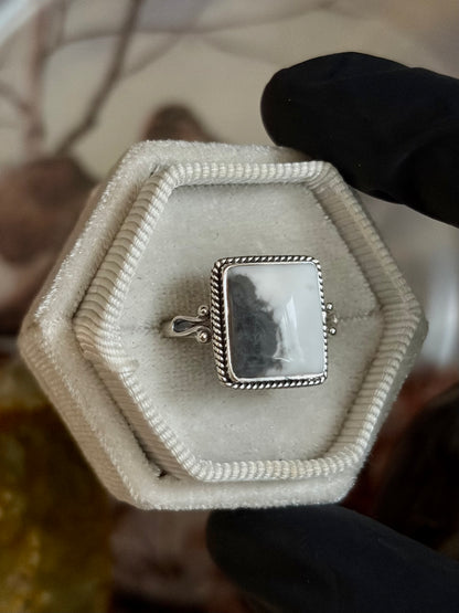 Howlite Ring - Size 10