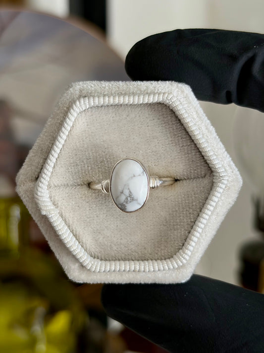Howlite Ring - Size 6