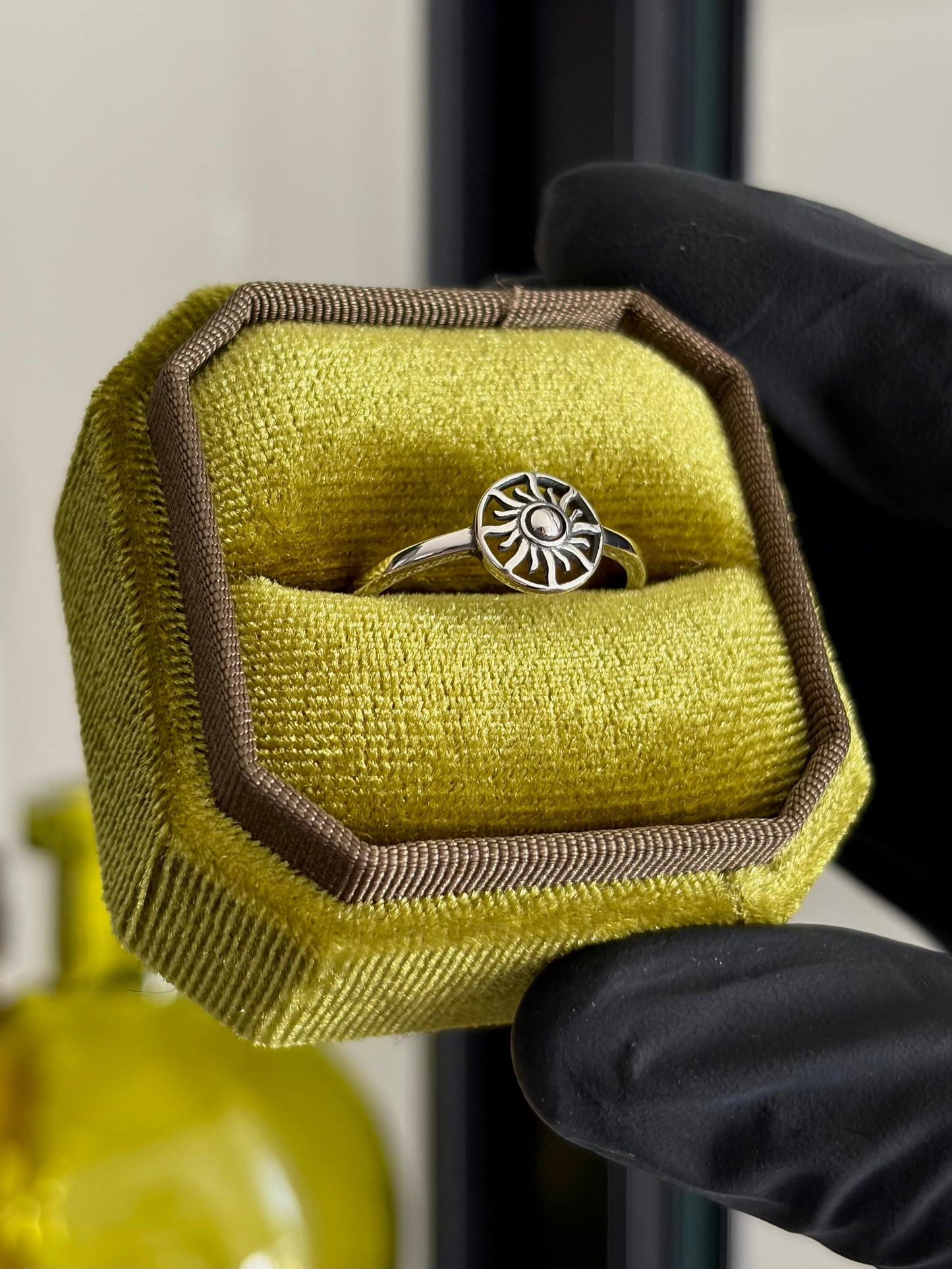 Sunroot Ring