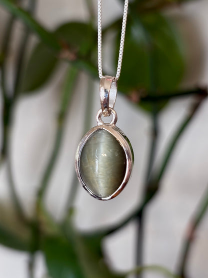 Green Cats Eye Necklace