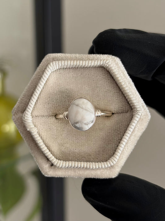 Howlite Ring - Size 8
