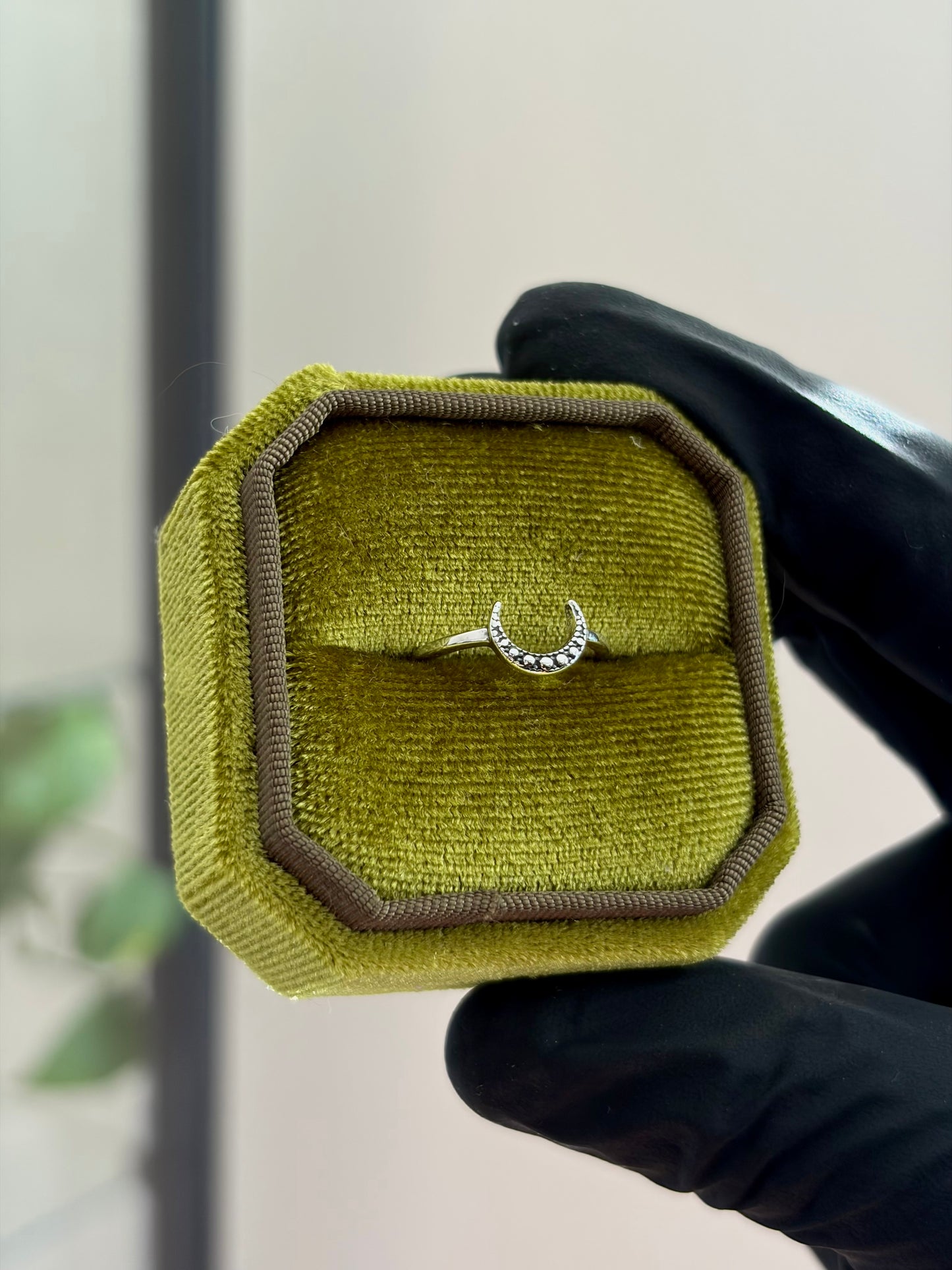 Waning Ring