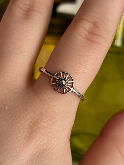 Sunroot Ring