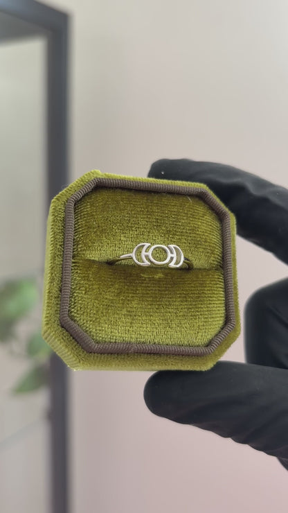 Hollow Goddess Ring